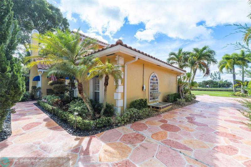  Single Family Homes Photo 58: 133 SW 121st Way  Coral Springs,  FL 33071