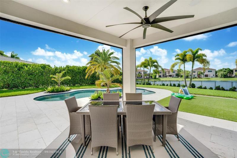  Single Family Homes Photo 14: 10035 Bay Leaf Ct  Parkland,  FL 33076