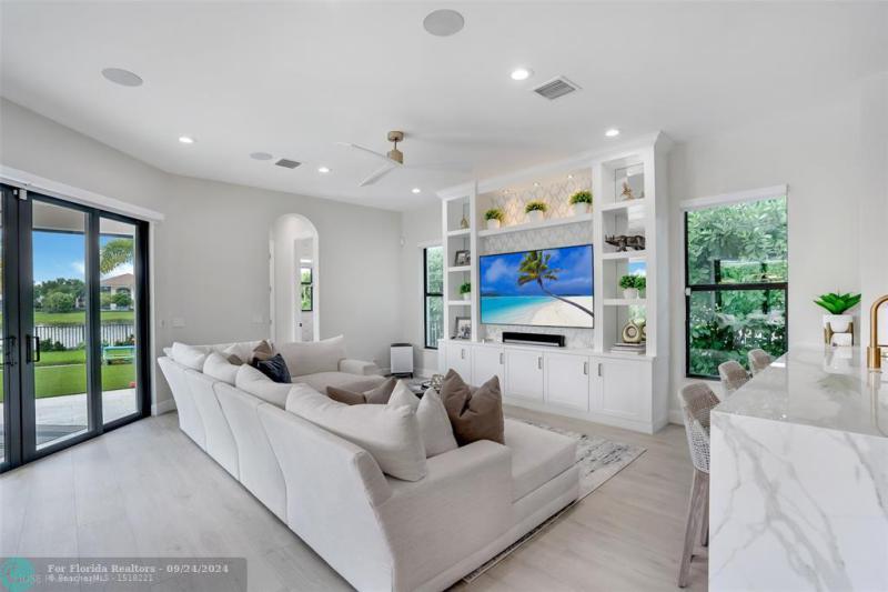  Single Family Homes Photo 7: 10035 Bay Leaf Ct  Parkland,  FL 33076