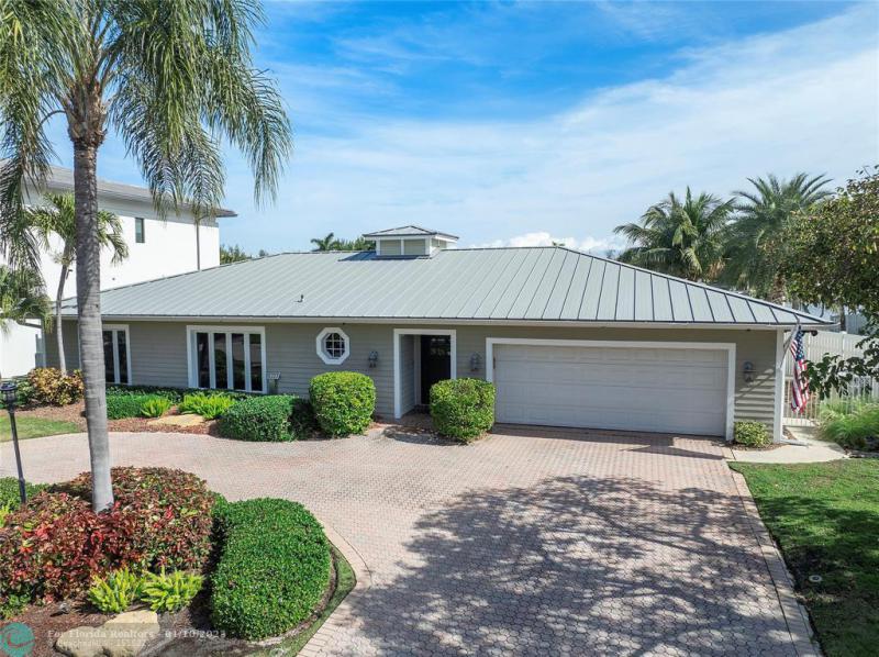  Single Family Homes Photo 2: 22 Little Harbor Way  Deerfield Beach,  FL 33441