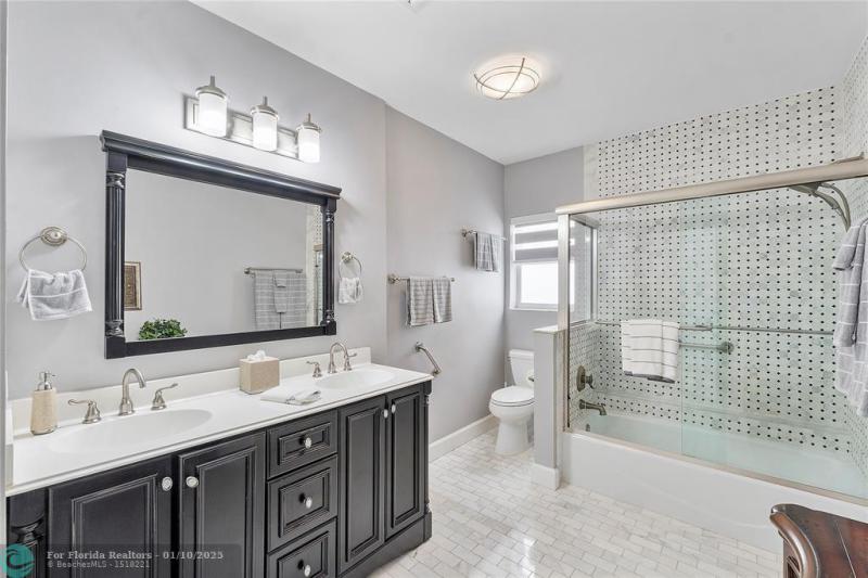  Single Family Homes Photo 25: 22 Little Harbor Way  Deerfield Beach,  FL 33441