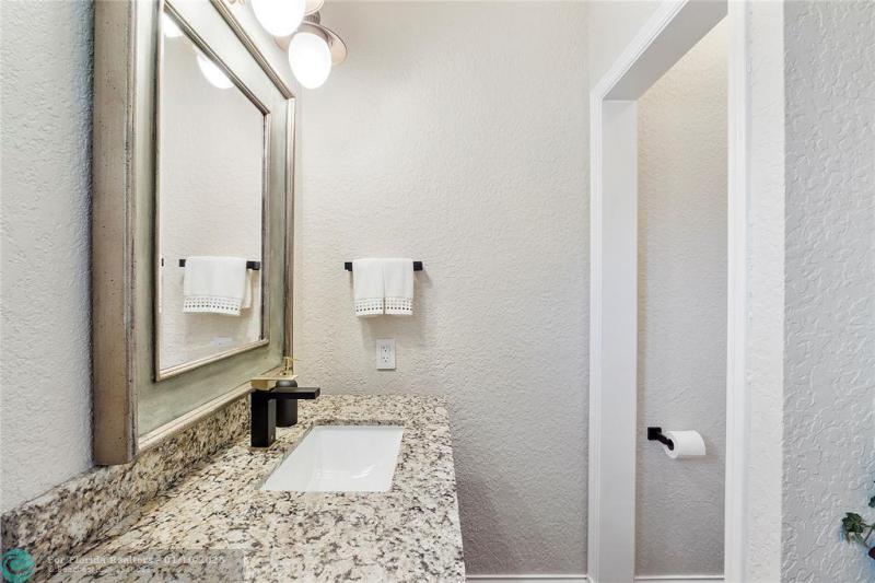  Single Family Homes Photo 28: 22 Little Harbor Way  Deerfield Beach,  FL 33441