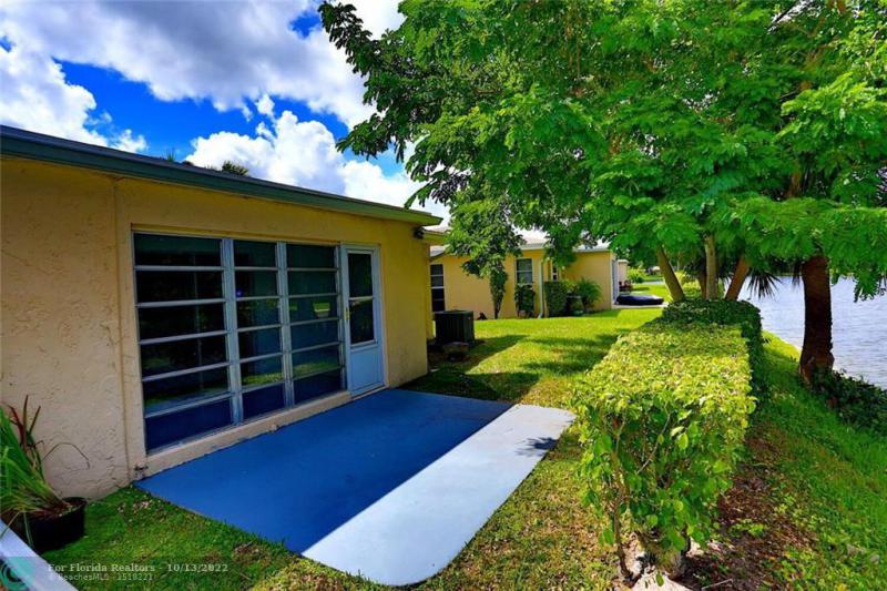  Condo & Townhome Photos