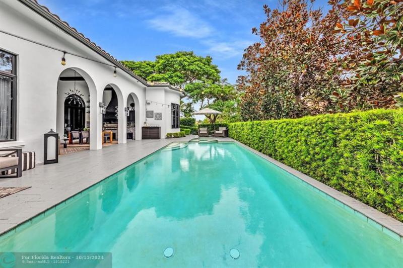  Single Family Homes Photo 11: 550 Carrotwood Ter  Plantation,  FL 33324