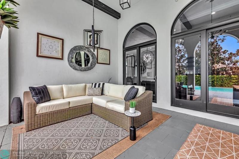  Single Family Homes Photo 12: 550 Carrotwood Ter  Plantation,  FL 33324