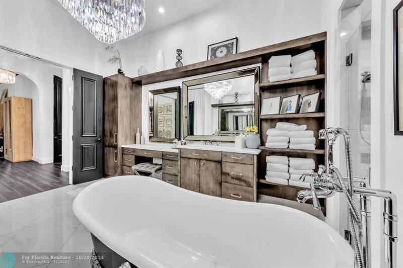  Single Family Homes Photo 20: 550 Carrotwood Ter  Plantation,  FL 33324