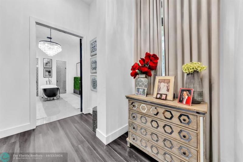  Single Family Homes Photo 21: 550 Carrotwood Ter  Plantation,  FL 33324