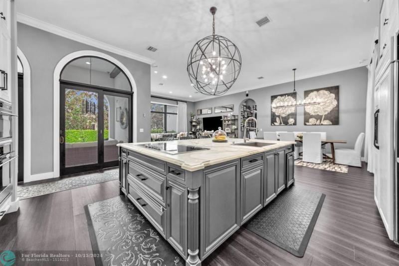  Single Family Homes Photo 7: 550 Carrotwood Ter  Plantation,  FL 33324