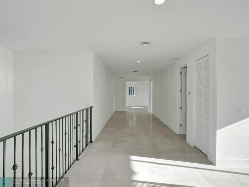  Single Family Homes Photo 13: 3538 Forest View Cir  Dania Beach,  FL 33312
