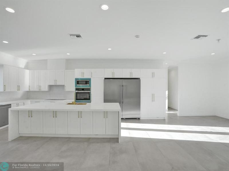  Single Family Homes Photo 3: 3538 Forest View Cir  Dania Beach,  FL 33312
