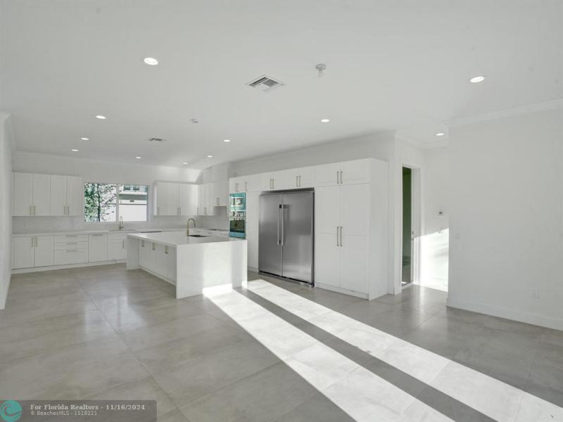  Single Family Homes Photo 4: 3538 Forest View Cir  Dania Beach,  FL 33312