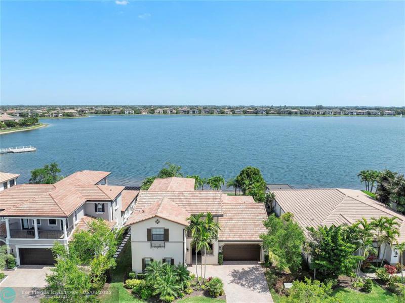  Single Family Homes Photo 11: 8720 Watercrest Cir  Parkland,  FL 33076