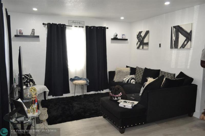 Duplex, Triplex and Fourplex Images