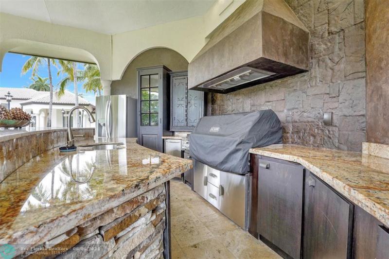  Single Family Homes Photo 11: 3440 Stallion Lane  Weston,  FL 33331