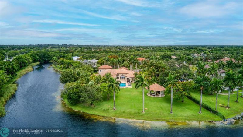  Single Family Homes Photo 5: 3440 Stallion Lane  Weston,  FL 33331