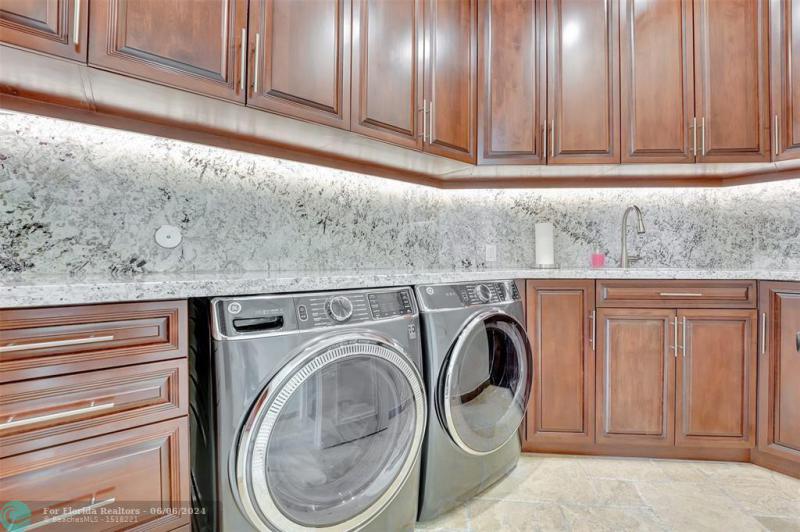  Single Family Homes Photo 70: 3440 Stallion Lane  Weston,  FL 33331