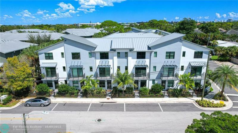  Condo & Townhome Photos