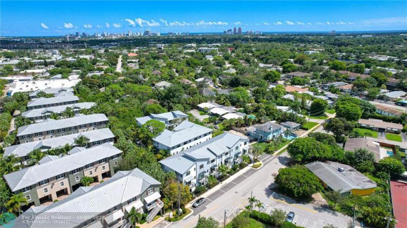  Condo & Townhome Photos