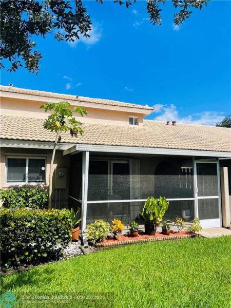  Condo & Townhome Photos