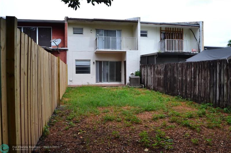  Condo & Townhome Photos