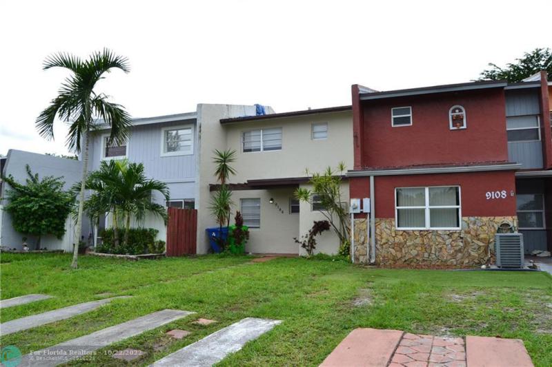  Condo & Townhome Photos