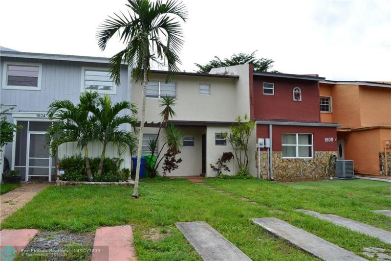 Condo & Townhome Photos