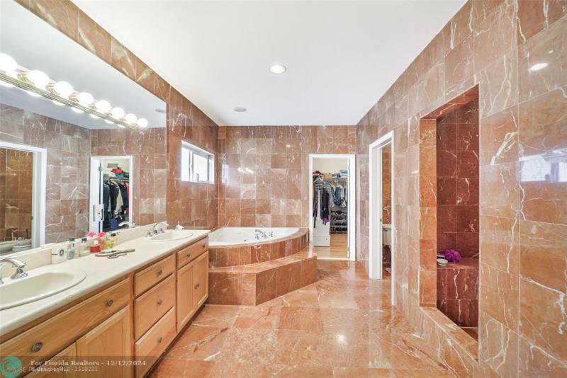  Single Family Homes Photo 18: 3185 WASHINGTON ST  Coconut Grove,  FL 33133