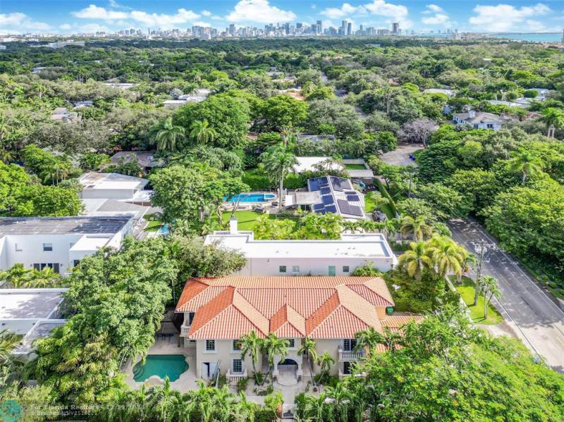  Single Family Homes Photo 2: 3185 WASHINGTON ST  Coconut Grove,  FL 33133