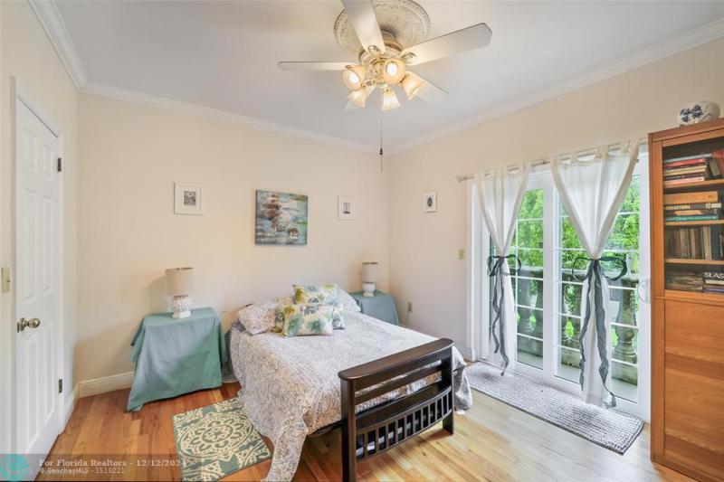  Single Family Homes Photo 20: 3185 WASHINGTON ST  Coconut Grove,  FL 33133