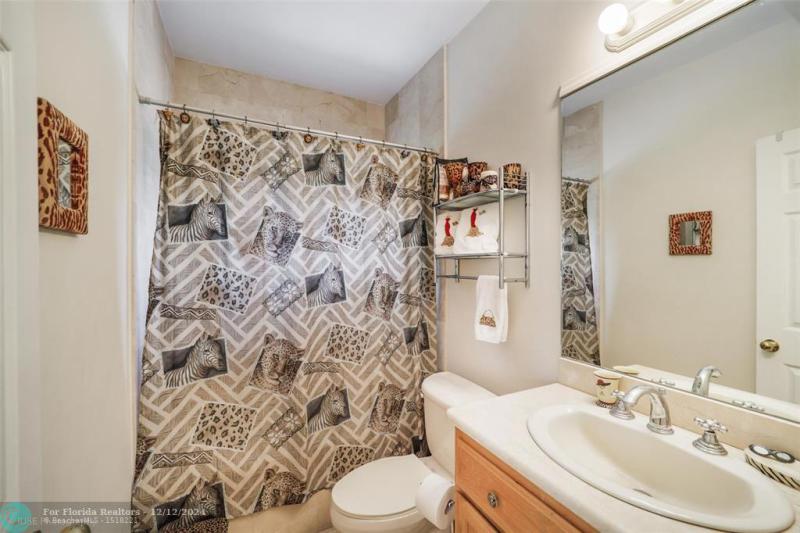  Single Family Homes Photo 23: 3185 WASHINGTON ST  Coconut Grove,  FL 33133