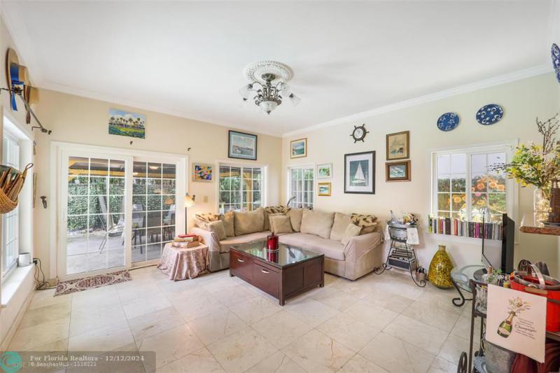  Single Family Homes Photo 9: 3185 WASHINGTON ST  Coconut Grove,  FL 33133