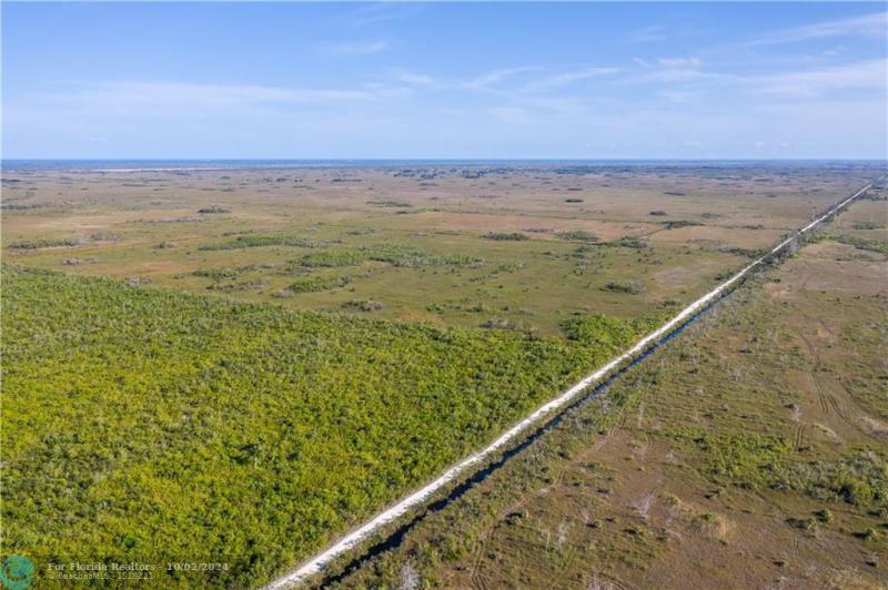  Commercial & Industrial Land Images 