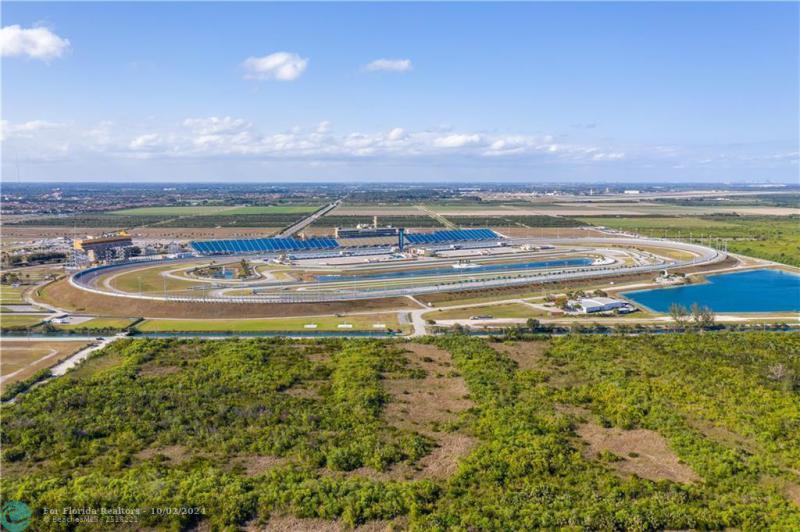  Commercial & Industrial Land Images 
