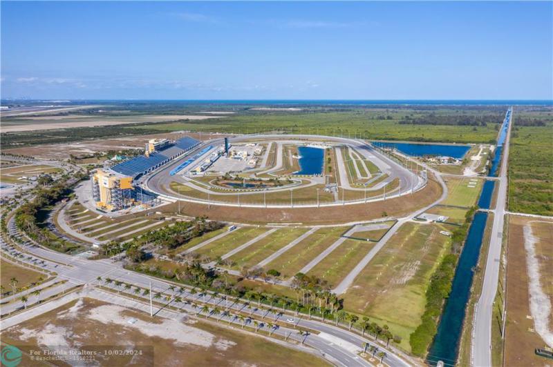  Commercial & Industrial Land Images 