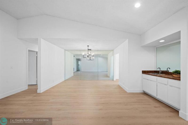  Single Family Homes Photo 15: 8511 NW 51st Ct  Lauderhill,  FL 33351