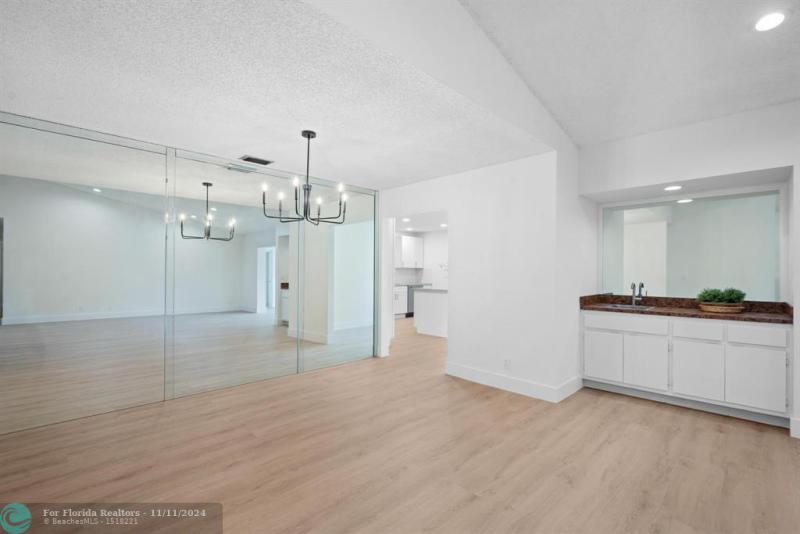  Single Family Homes Photo 16: 8511 NW 51st Ct  Lauderhill,  FL 33351