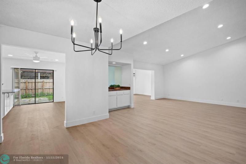  Single Family Homes Photo 18: 8511 NW 51st Ct  Lauderhill,  FL 33351