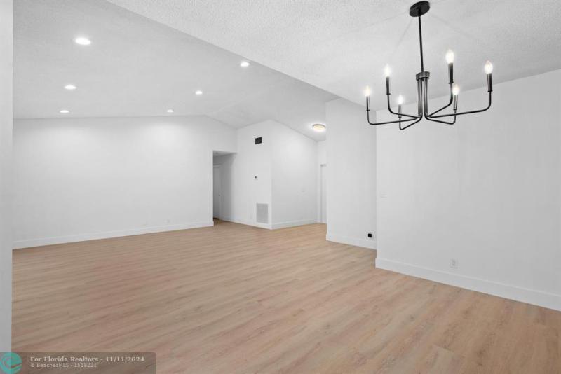  Single Family Homes Photo 19: 8511 NW 51st Ct  Lauderhill,  FL 33351