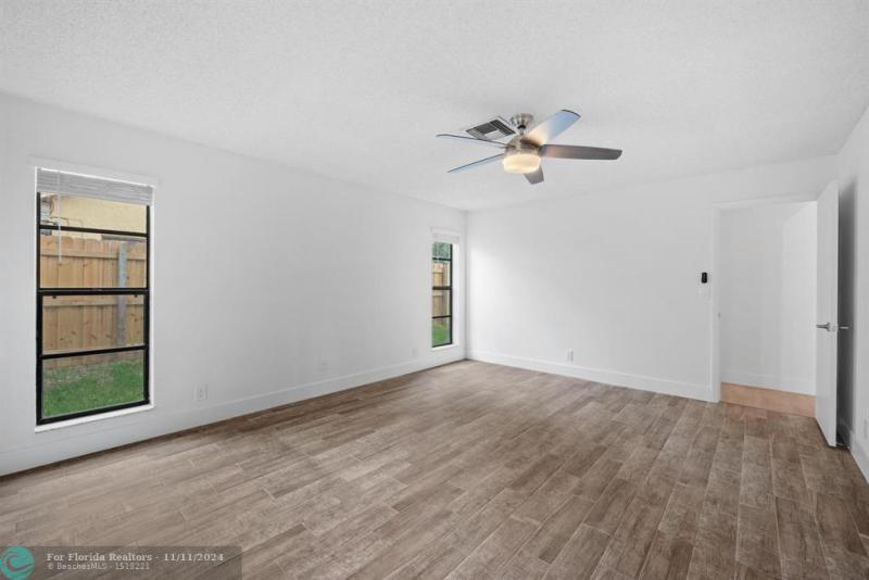  Single Family Homes Photo 21: 8511 NW 51st Ct  Lauderhill,  FL 33351