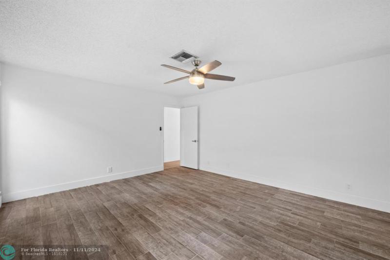  Single Family Homes Photo 22: 8511 NW 51st Ct  Lauderhill,  FL 33351