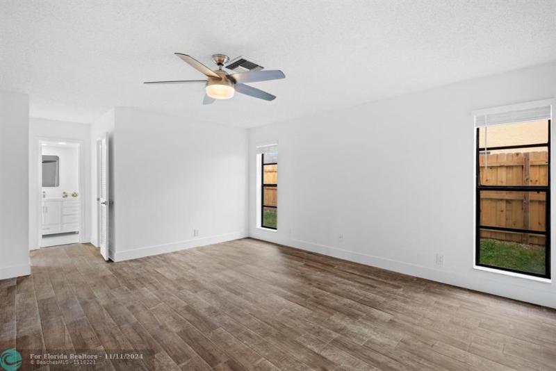  Single Family Homes Photo 24: 8511 NW 51st Ct  Lauderhill,  FL 33351