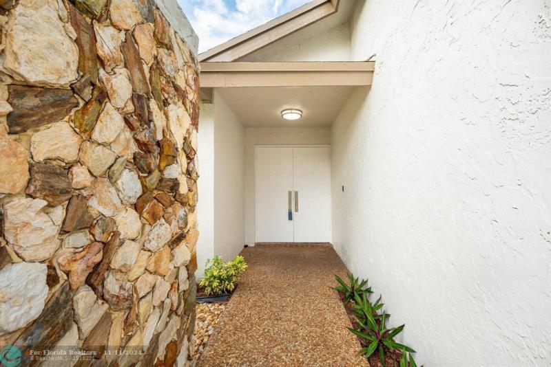  Single Family Homes Photo 46: 8511 NW 51st Ct  Lauderhill,  FL 33351