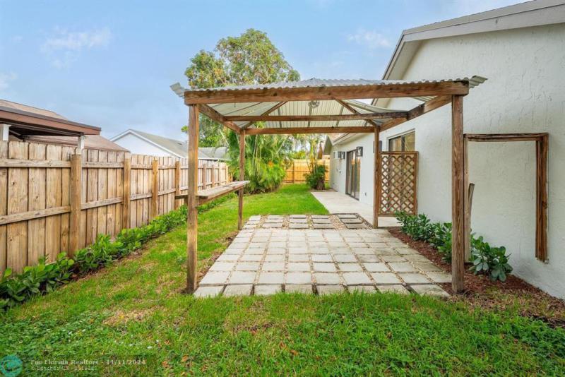  Single Family Homes Photo 49: 8511 NW 51st Ct  Lauderhill,  FL 33351