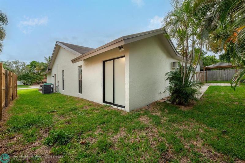  Single Family Homes Photo 50: 8511 NW 51st Ct  Lauderhill,  FL 33351