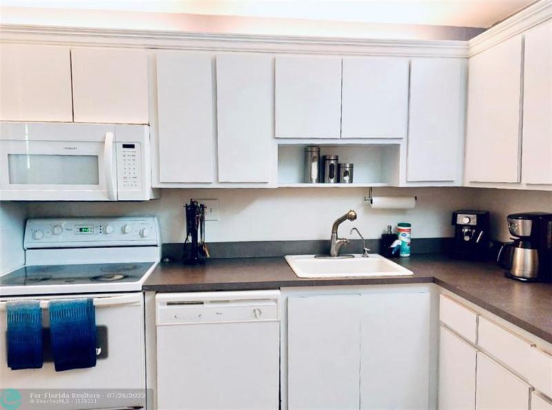  Condo & Townhome Photos