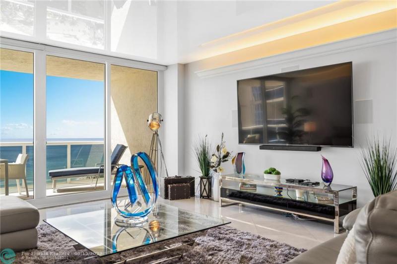  Condo & Townhome Photos