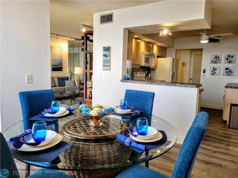  Condo & Townhome Photos