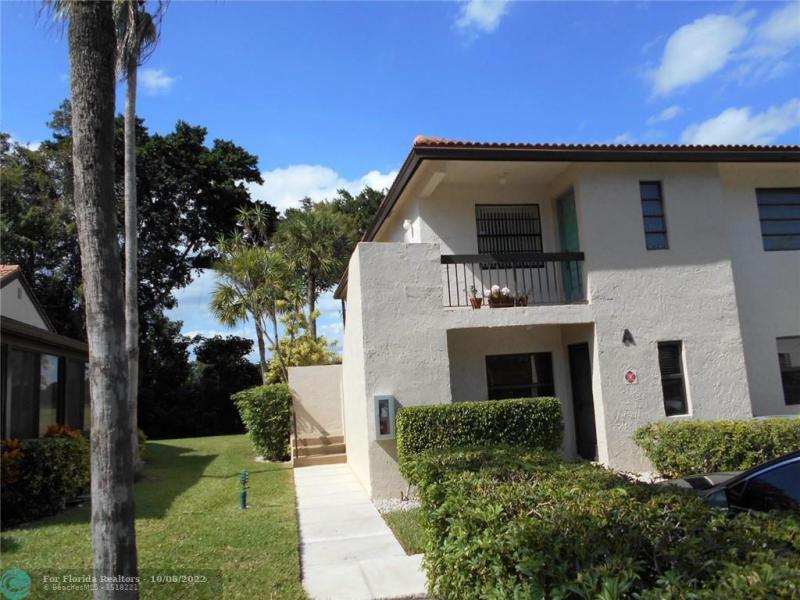  Condo & Townhome Photos