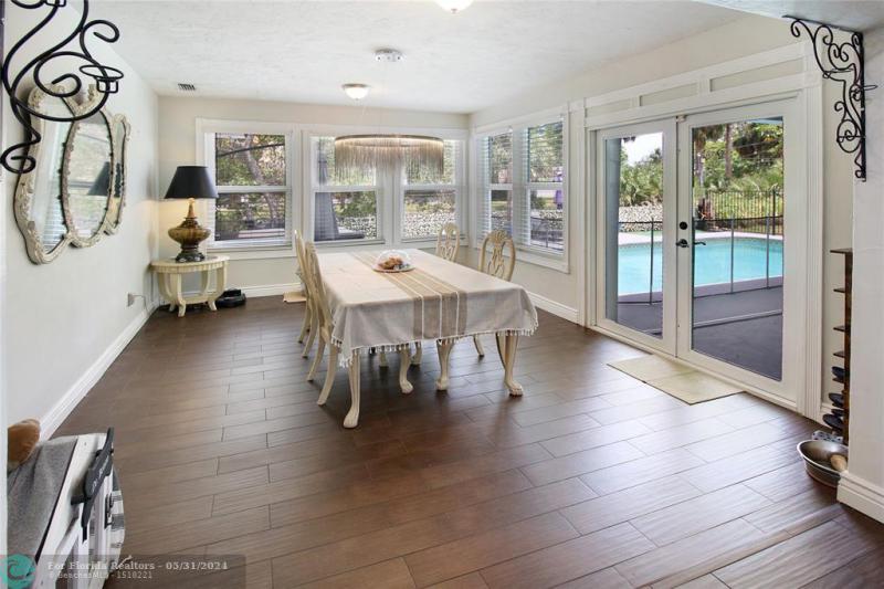  Single Family Homes Photo 12: 124 E Palm Dr  Margate,  FL 33063