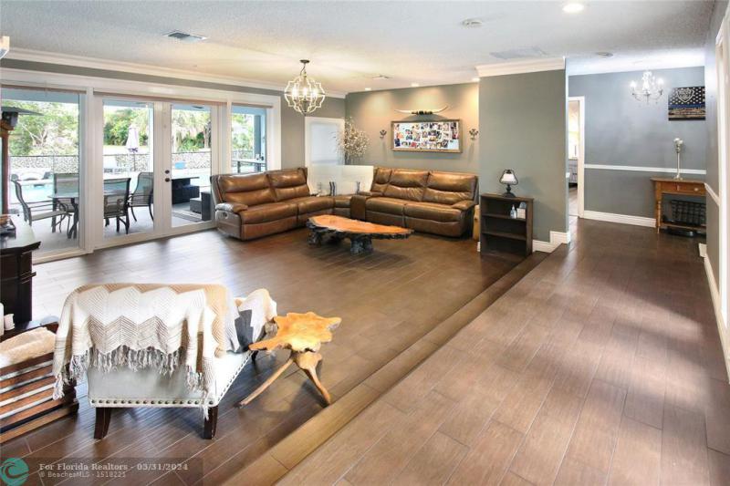  Single Family Homes Photo 17: 124 E Palm Dr  Margate,  FL 33063